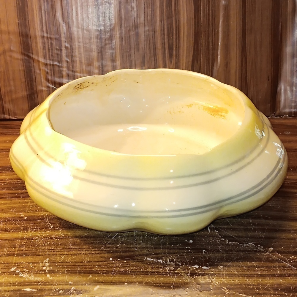 Vintage mcm farmhouse planter scalloped large